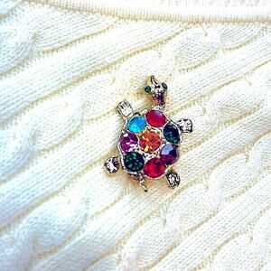 Vintage Gold Multicolored Rhinestones Turtle Brooch with lobster clasp closure